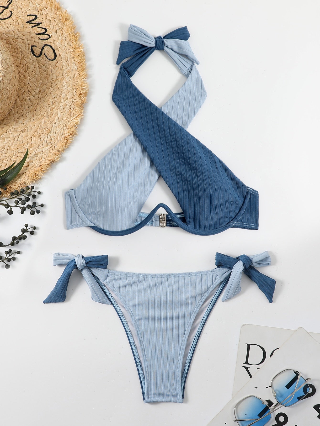 Biquíni Com Bojo Estruturado E Recortes Laterais