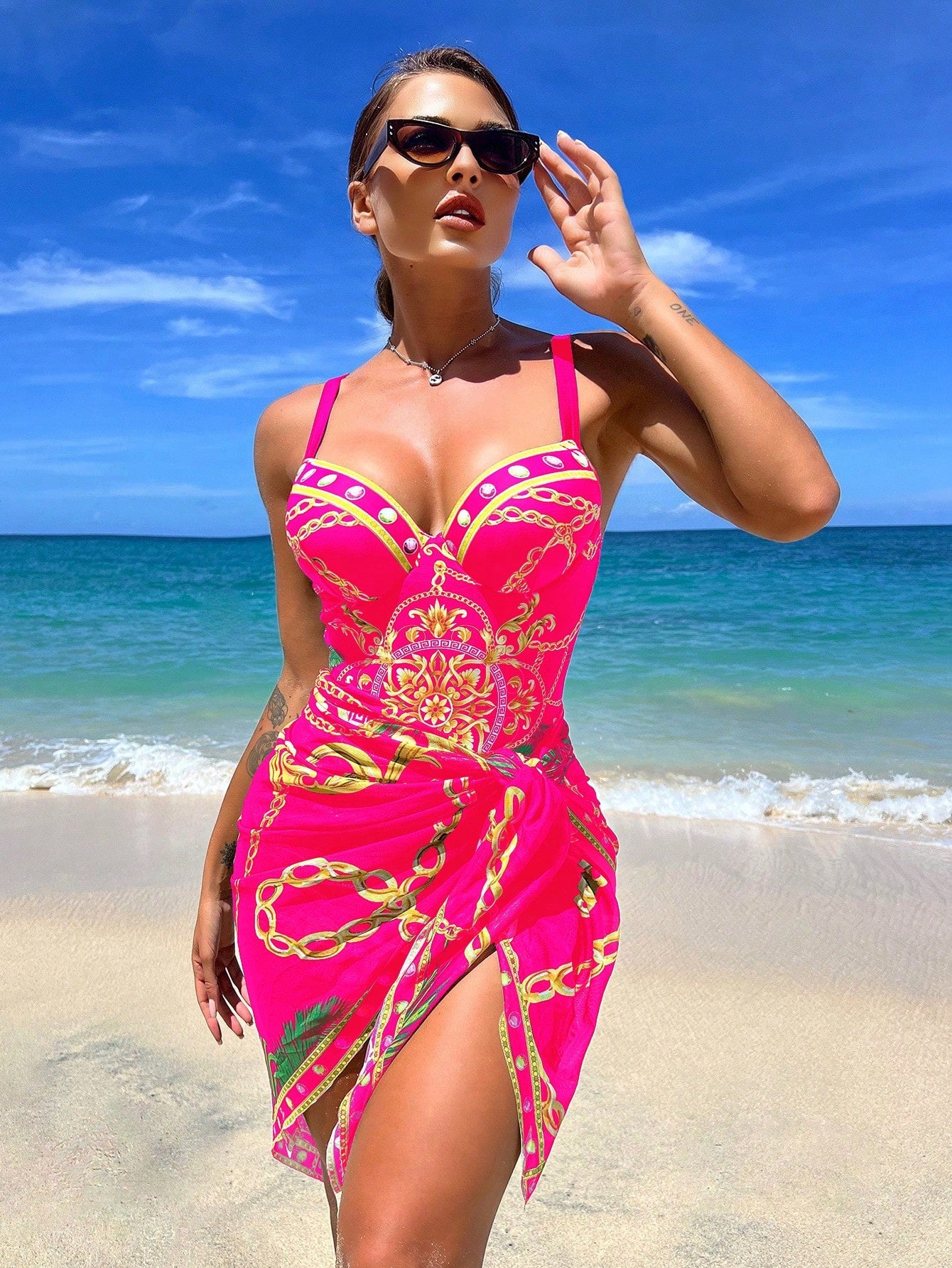 Conjunto Maiô Estruturado E Saída De Praia Estampada Luxo