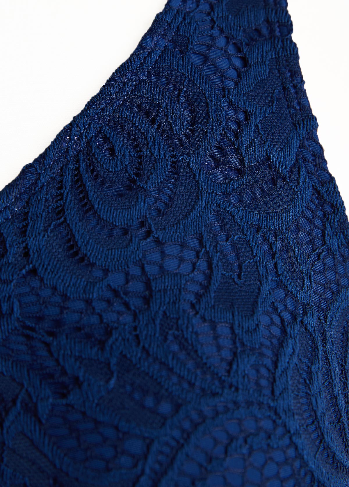 Maiô Em Renda Transpassado Com Saia E Cinto Decorativo