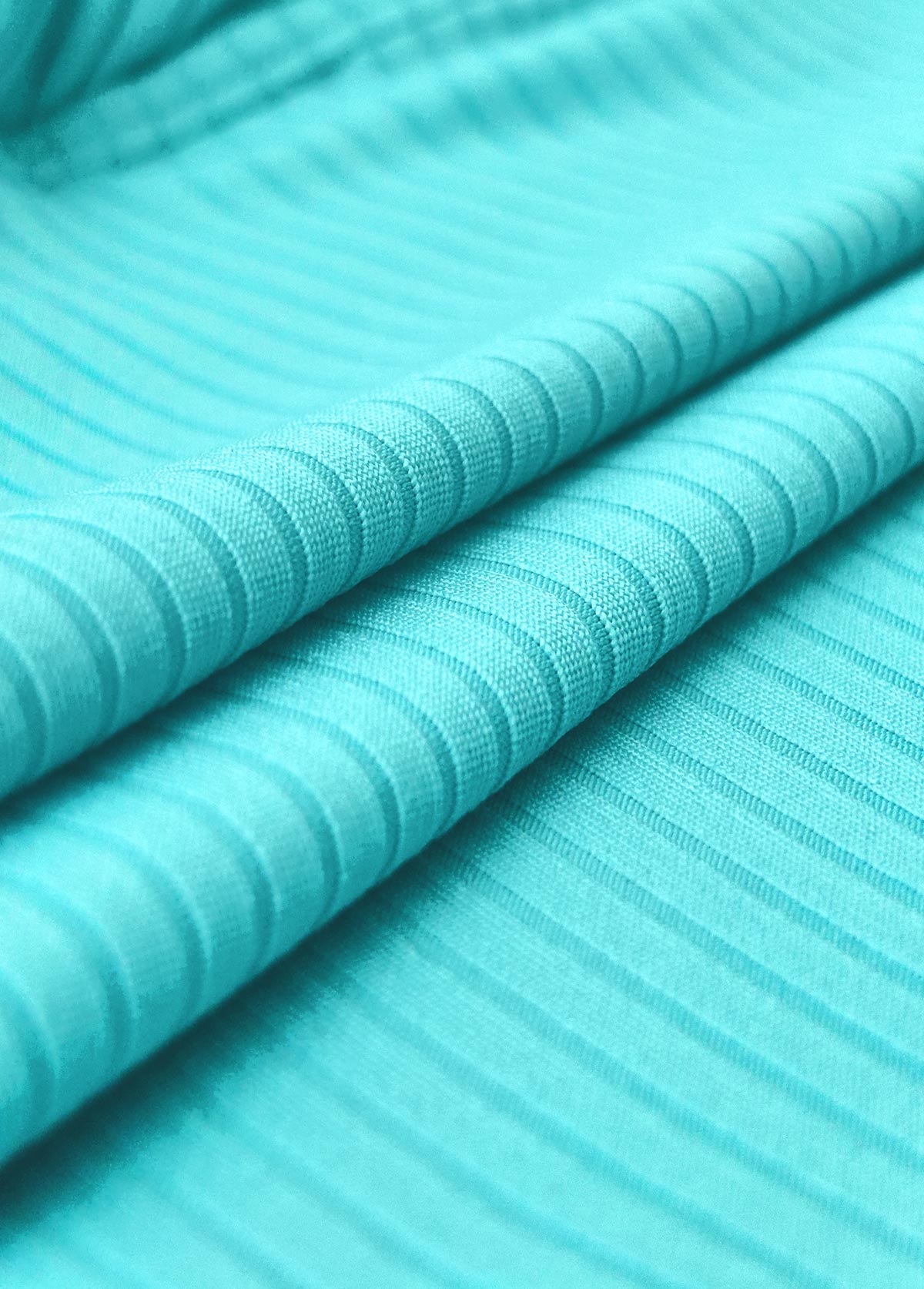 Tankíni Canelado Com Decote Torcido E Estampa Vibrante