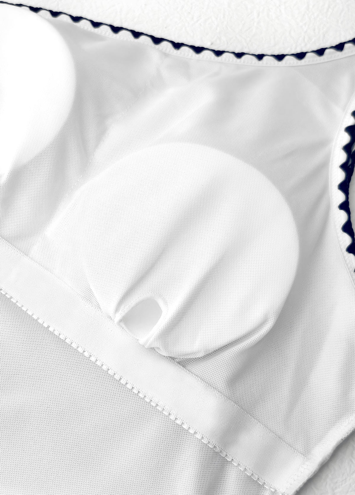 Maiô Um Ombro Só Estampado Com Laço E Acabamento Zig Zag