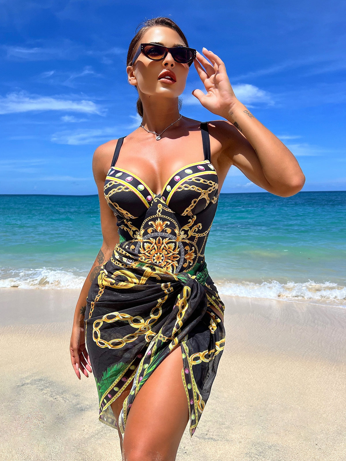 Conjunto Maiô Estruturado E Saída De Praia Estampada Luxo