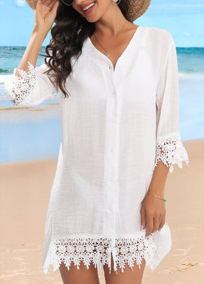 Saída de Praia com Renda Floral e Botões Elegante
